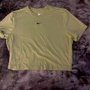 Women’s Nike crop top